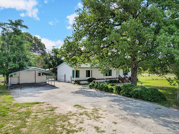 2nd image of 701 Live Oak Dr