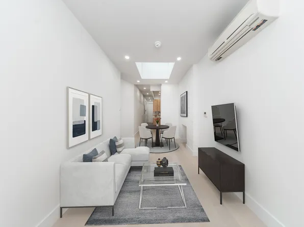47 Saint Marks Pl APT 5W, New York, NY 10003