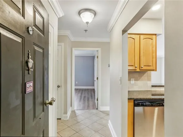 300 Johnson Ferry Rd NE Unit A811, Atlanta, GA 30328
