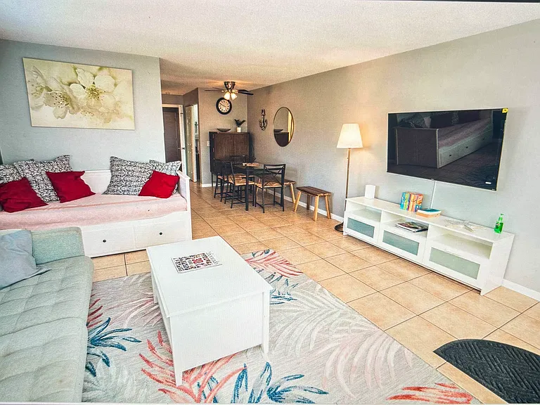 2344 Shelley St #9 — Photo 6