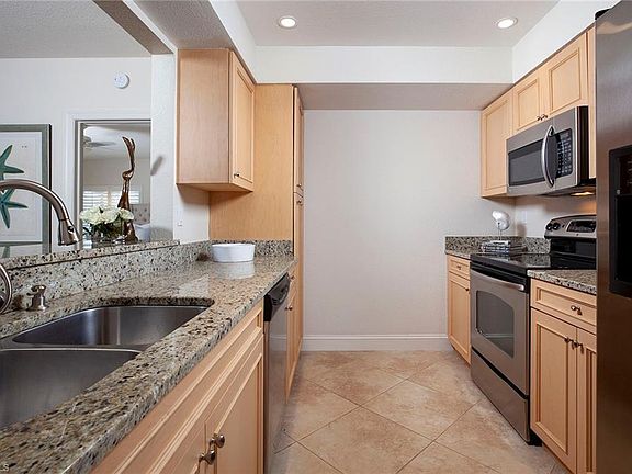 3rd image of 5815 Glencove Dr APT 1201