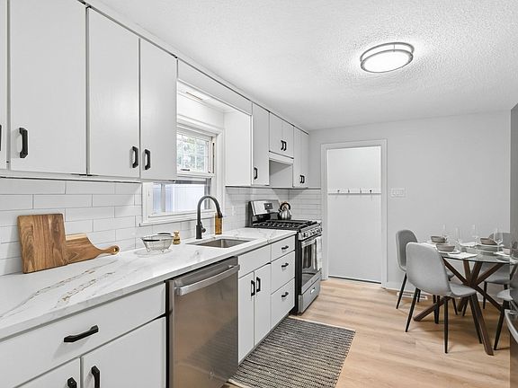 4th image of 48 Dana St