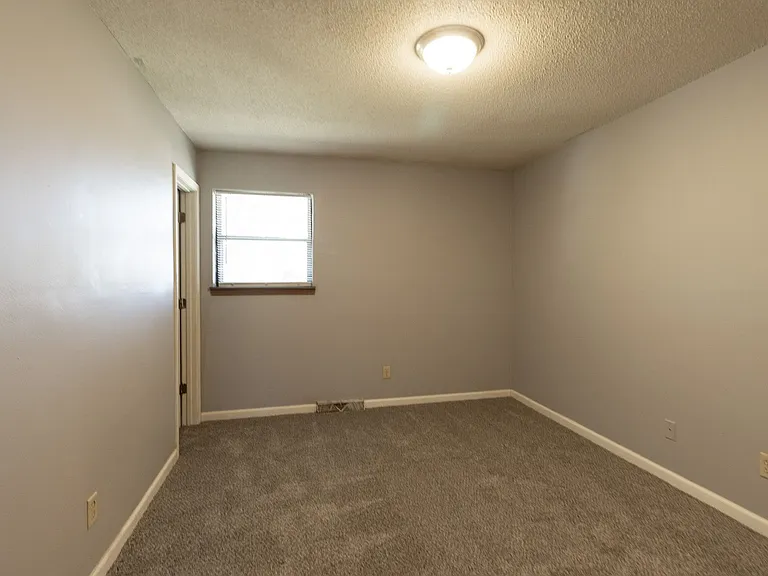 2811 Mexico Gravel Rd — Photo 17