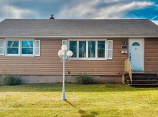 488 Steinway Rd, Saddle Brook, NJ 07663