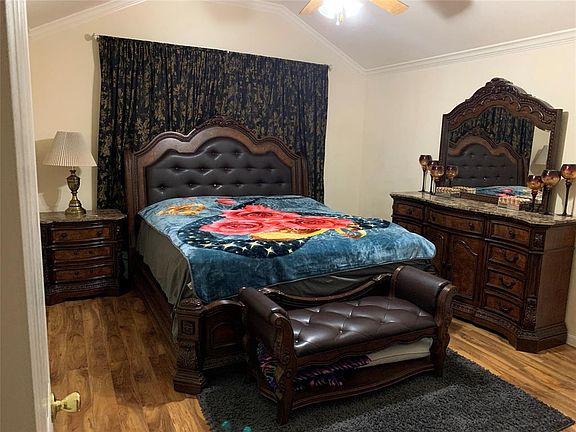4th image of 958 Barrymore Ln