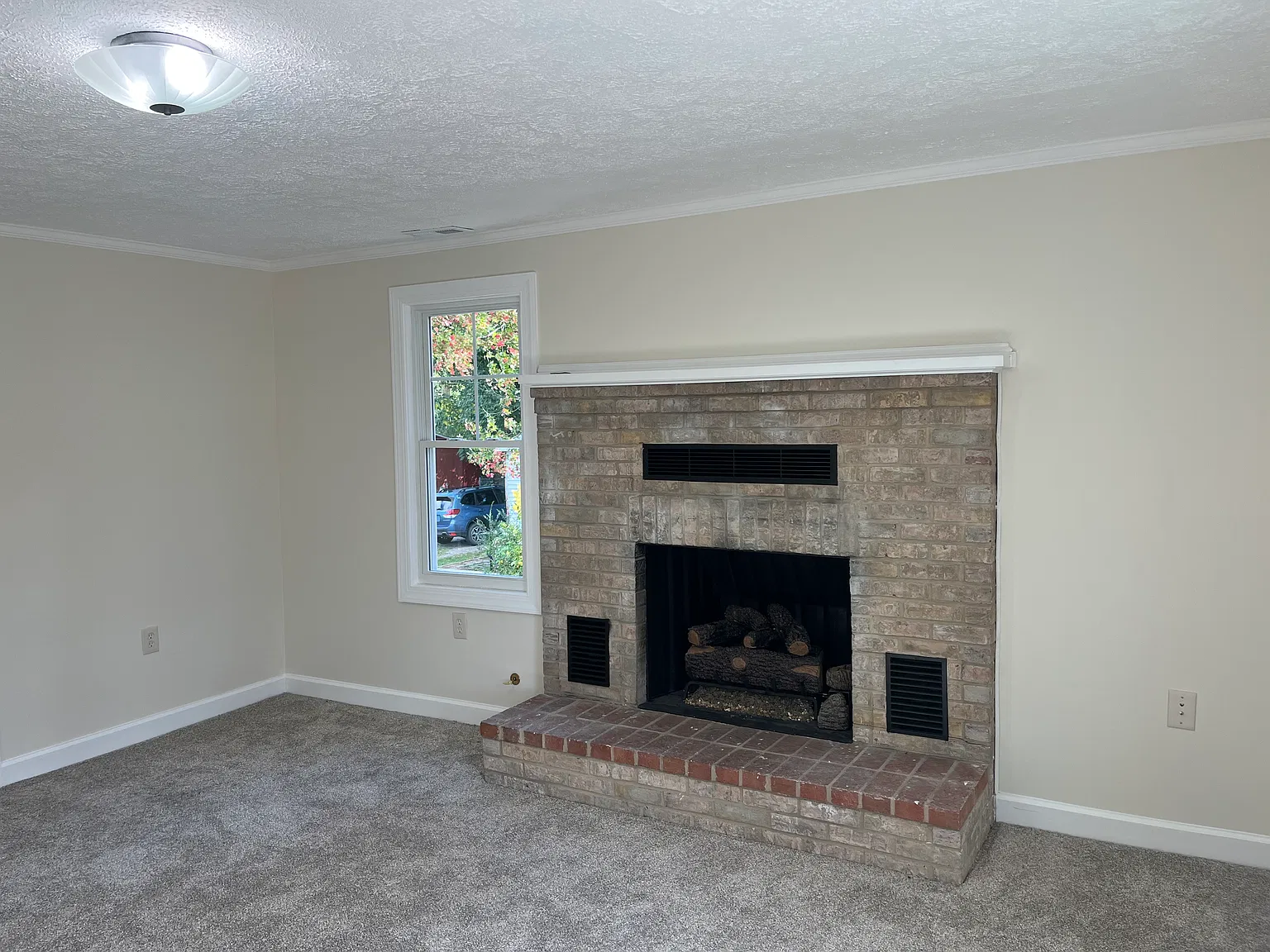 311 E Main St — Photo 2