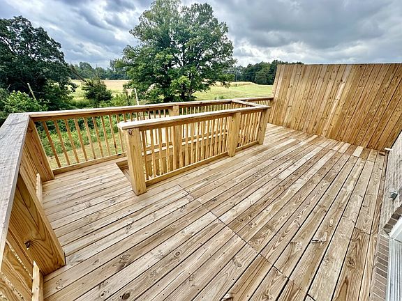5th image of 320 Breckinridge Cir #1