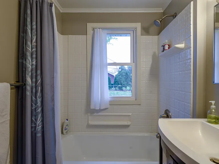 631 53rd Ave NE — Photo 16