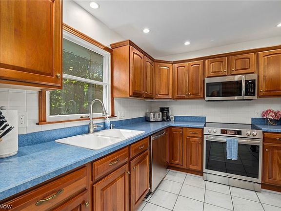5th image of 5364 Hampton Dr