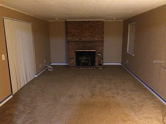 4th image of 2301 Oak Dr