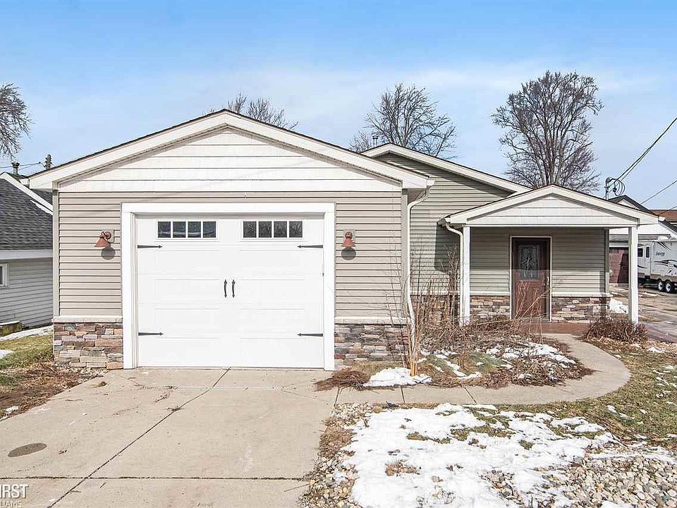 3374 Ponemah Dr, Fenton, MI 48430 Zillow