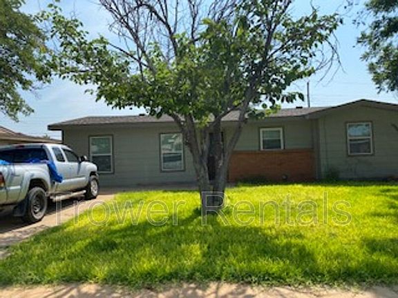 2nd image of 1204 Crescent Dr