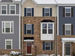 9002 Hickory Rd, Gibsonia, PA 15044