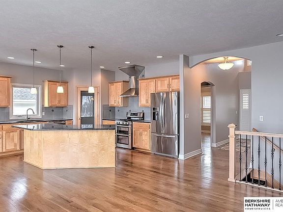 5th image of 19632 Blaine Cir