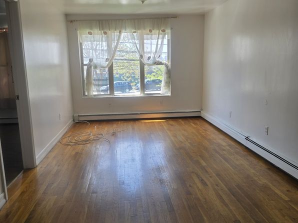 769 Fountain Ave FLOOR 3