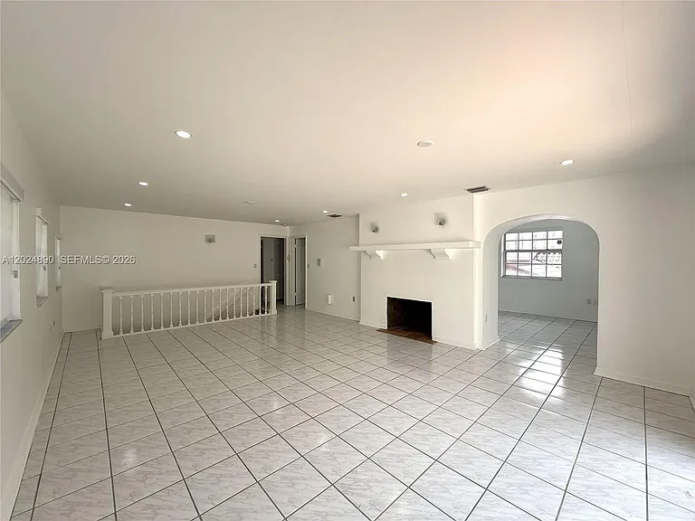 502 Madeira Ave #A — Photo 2