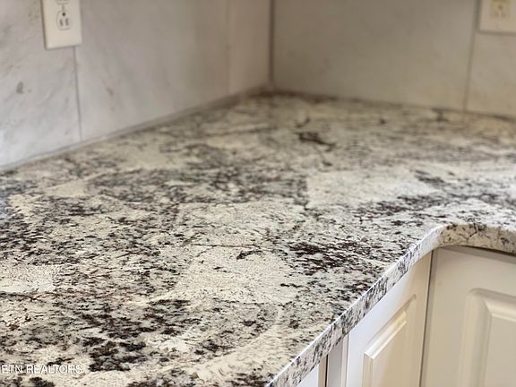 5th image of 1120 Skyline Dr APT 4