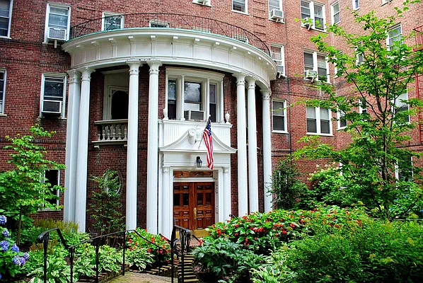 Sold by Landmarc Group | media 16