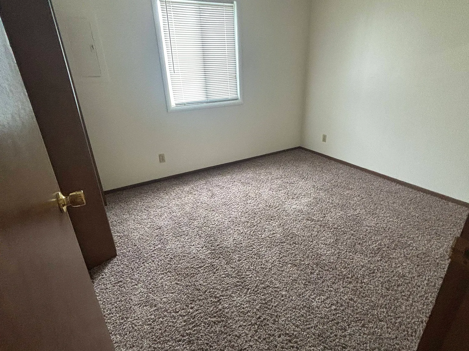 2 bed, 700 sqft, $850 — Photo 4