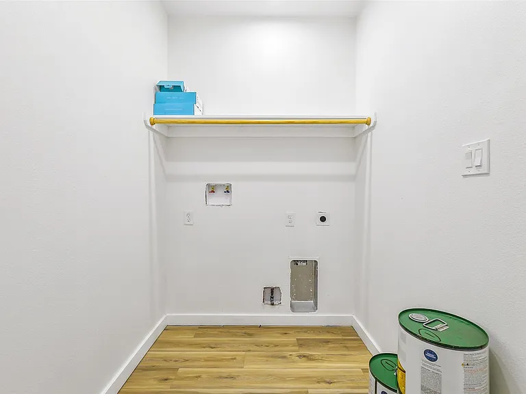 7486 Stanwick Dr #B — Photo 20