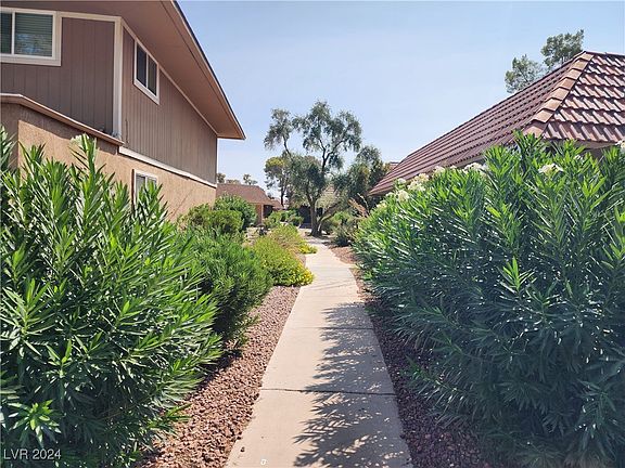 4th image of 2418 Paradise Village Way