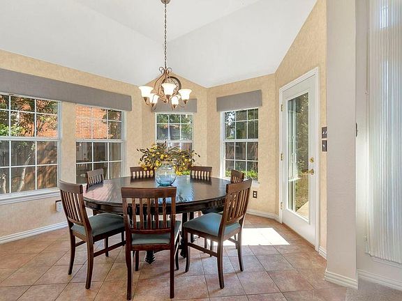 4th image of 3507 Preakness Dr