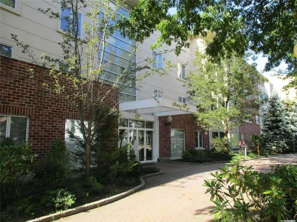 171 Great Neck Road #2 D, Great Neck, NY 11021