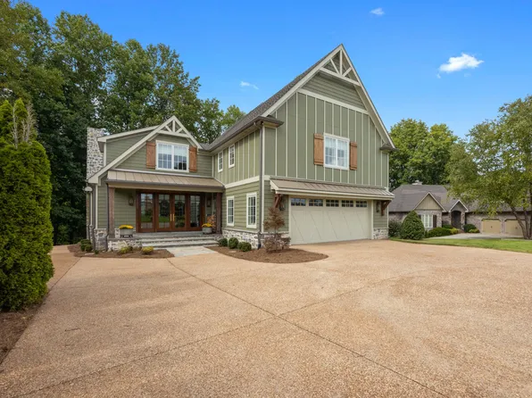 263 Waters Edge Dr, Estill Springs, TN 37330