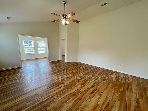 4th image of 319 Coosawatchie St