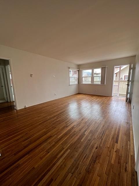1st image of 931 Emerald St