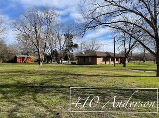401 Anderson Rd, Cuero, TX 77954