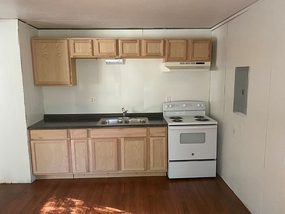 2nd image of 130 Russell St