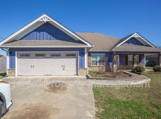 7 Greyhawk Ct, Fort Mitchell, AL 36856