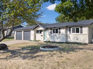 300 NW Summercrest Blvd, Burleson, TX 76028