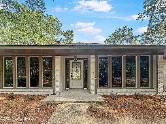 2nd image of 109 Park Ln