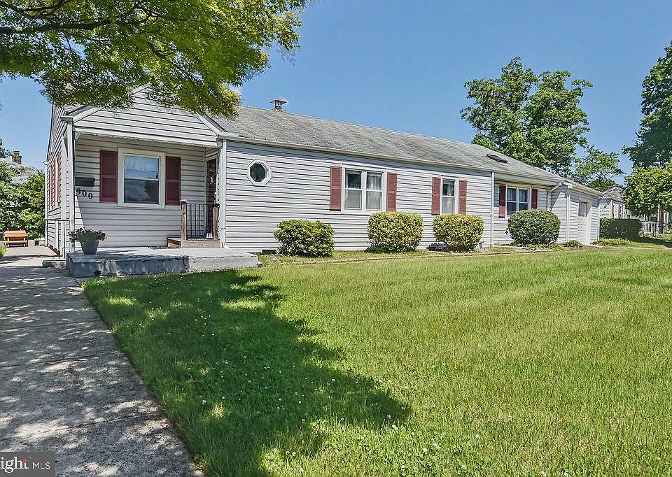 1st image of 900 Garnet Rd