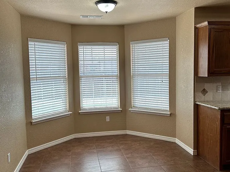 9313 Buccola Ave — Photo 6
