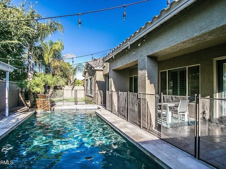 2560 E Wisteria Dr — Photo 23