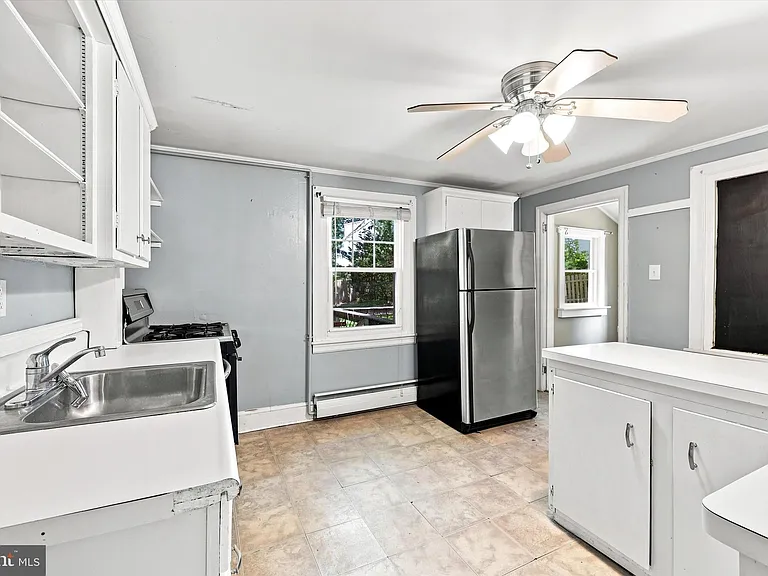 943 Fairview Ave — Photo 13