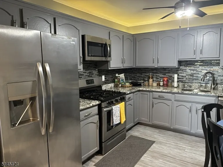 221 Ringwood Ave #7 — Photo 5