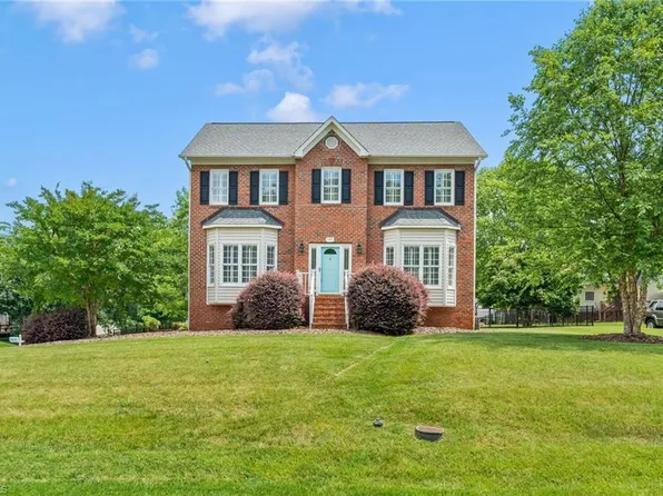 145 Stonburg Rd, Clemmons, NC 27012