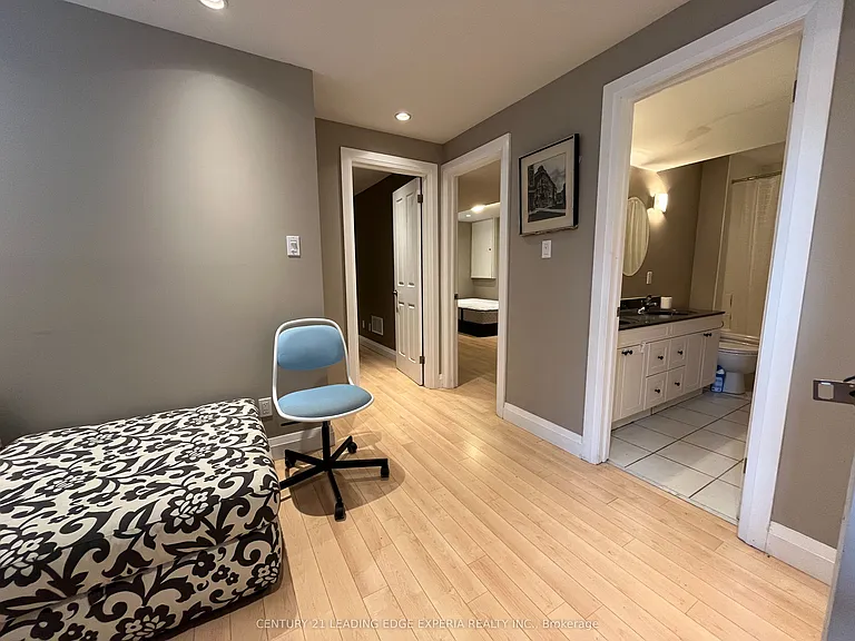 5 Southdale Dr — Photo 29