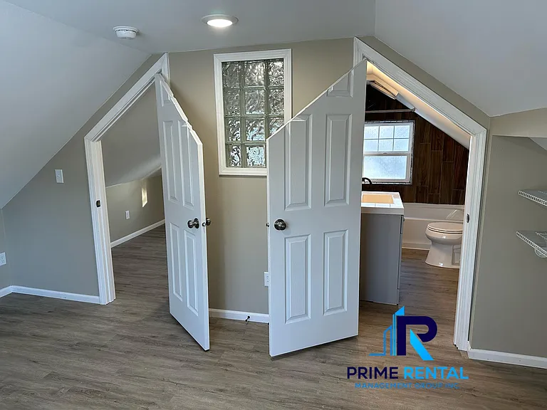 2525 Irvine Ave NW — Photo 6
