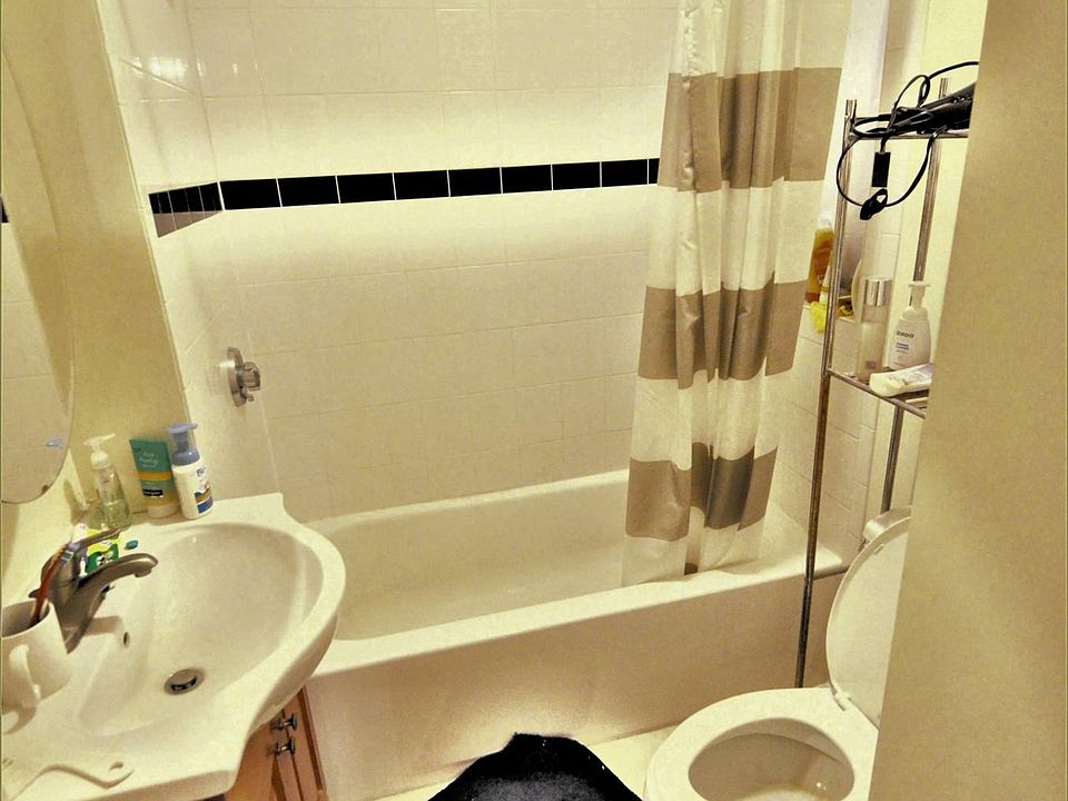 2nd image of 52 Westland Ave APT 2