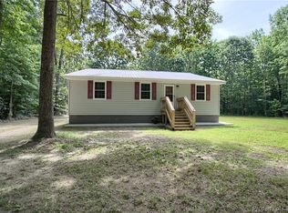 4497 Backwoods Ln, Hayes, VA 23072