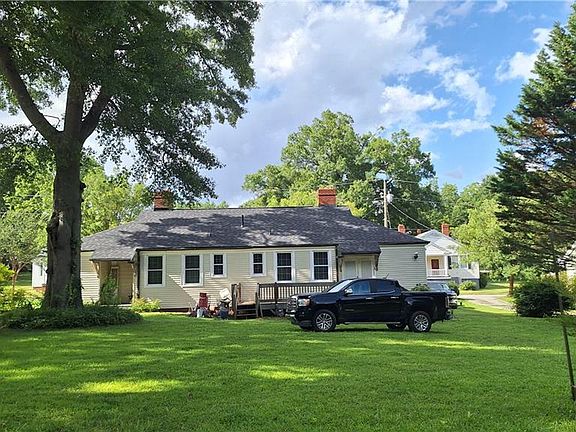 4th image of 3349 Bloomfield Ave