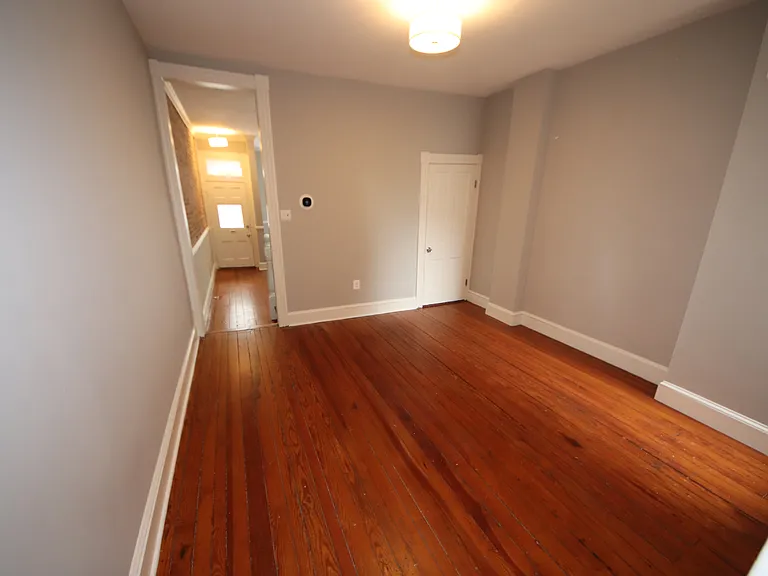 1419 Light St — Photo 9