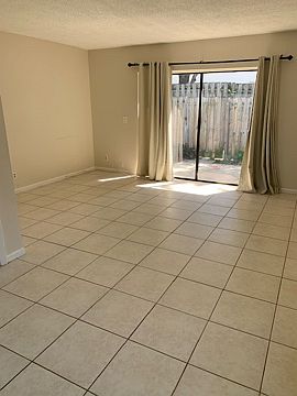 1st image of 406 N Cypress Dr APT 1
