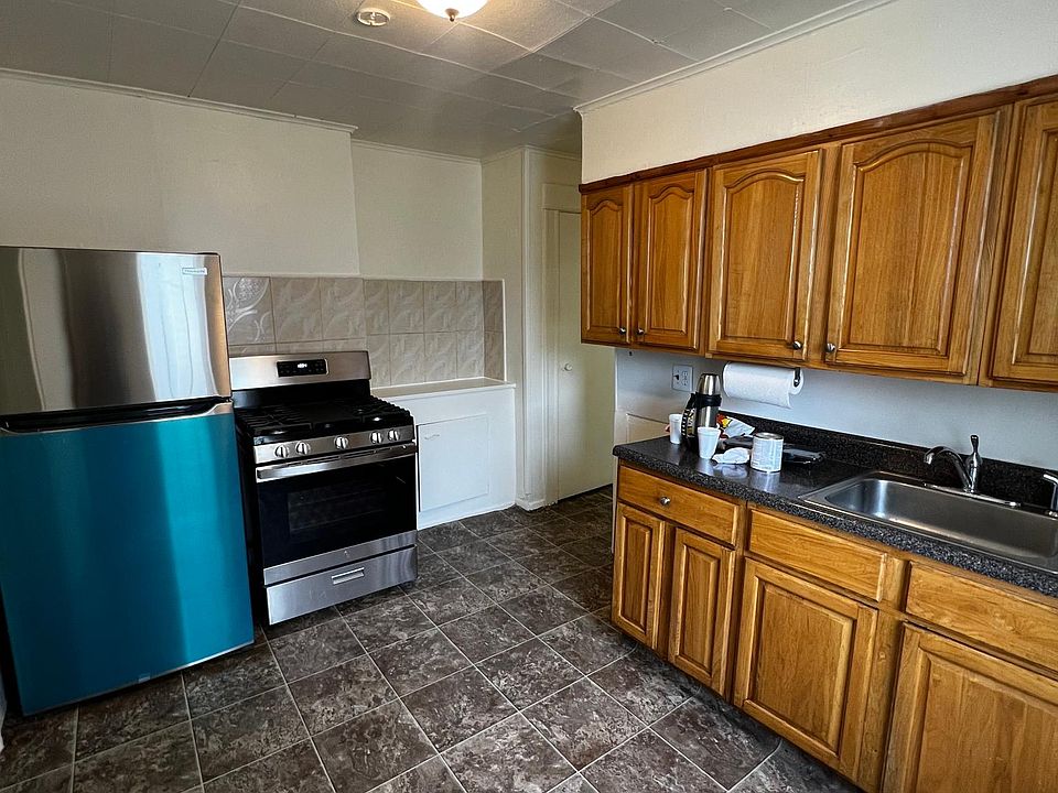 1st image of 33 Cedar St #1