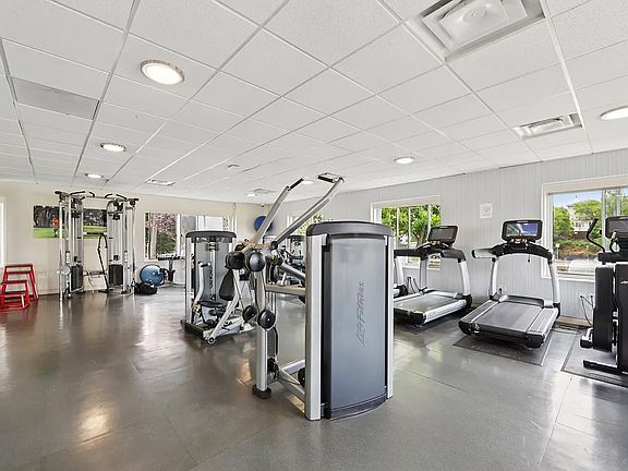 3rd image of 1234 Ashbury St #2
